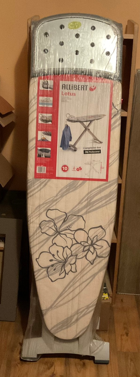 Nieuwe strijkplank. Enkel via chat, Ophalen, Nieuw