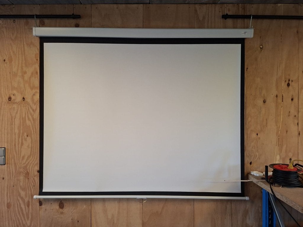Manueel projectiescherm 84", TV, Hi-fi & Vidéo, Écrans de projection, Enlèvement, Manuel, Comme neuf