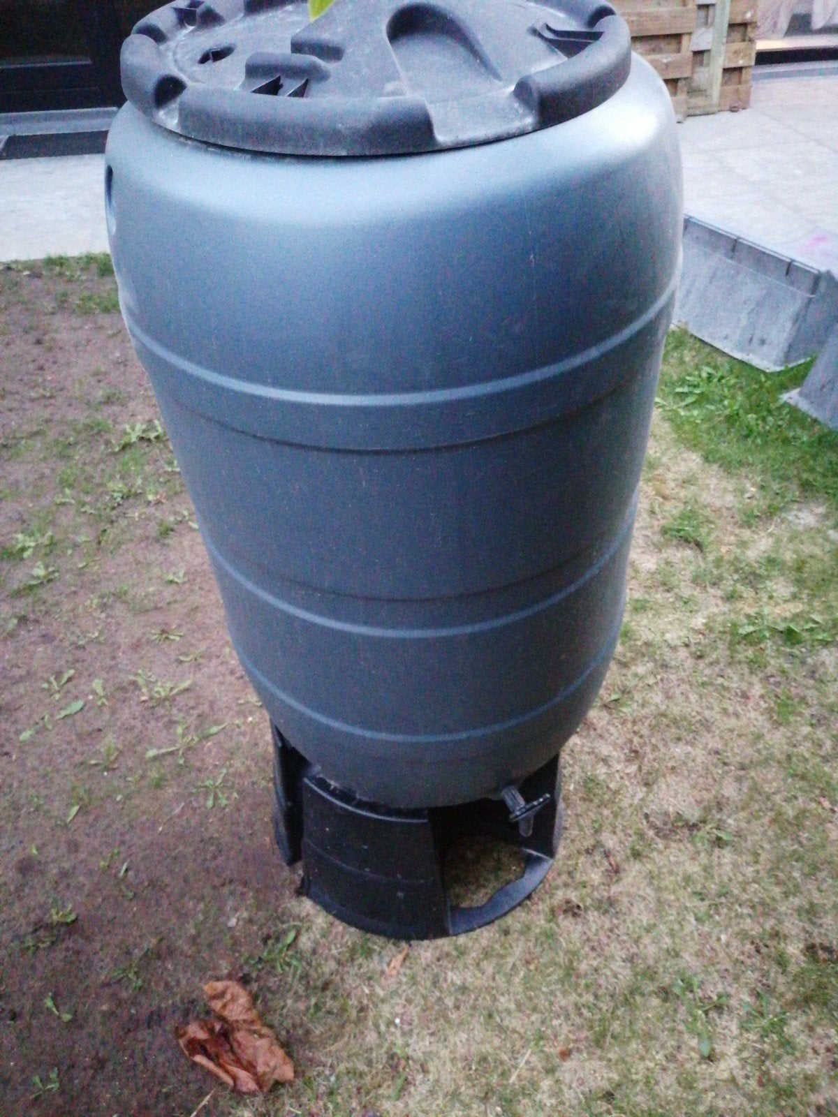 regen water ton 200 liter in goede staat, Jardin & Terrasse, Barils de pluie, 150 litres ou plus, Enlèvement, Comme neuf