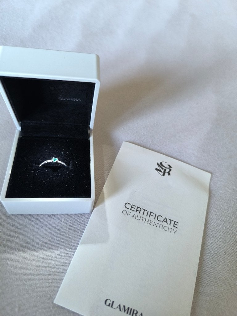 Bague émeraude, Enlèvement