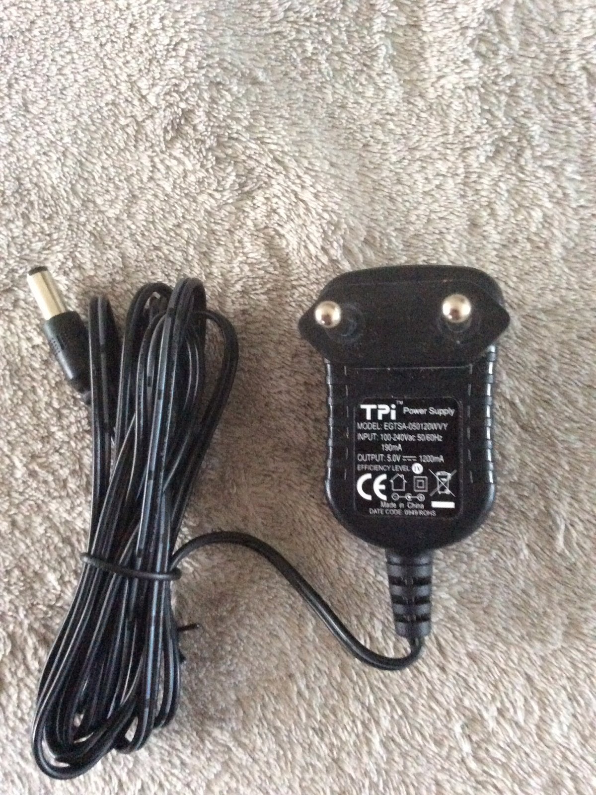 Oplader of adapter voor gsm of tablet, Ophalen, Zo goed als nieuw