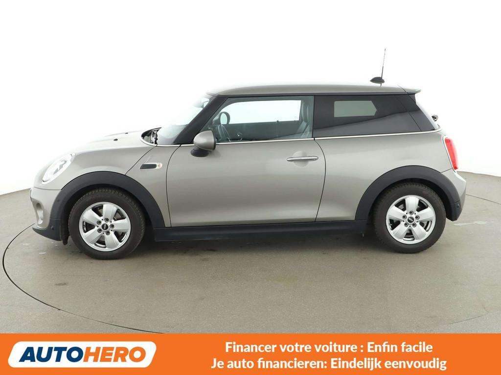 MINI Cooper Cooper (bj 2016, automaat), 4 zetels, Gebruikt, Zwart, Cooper