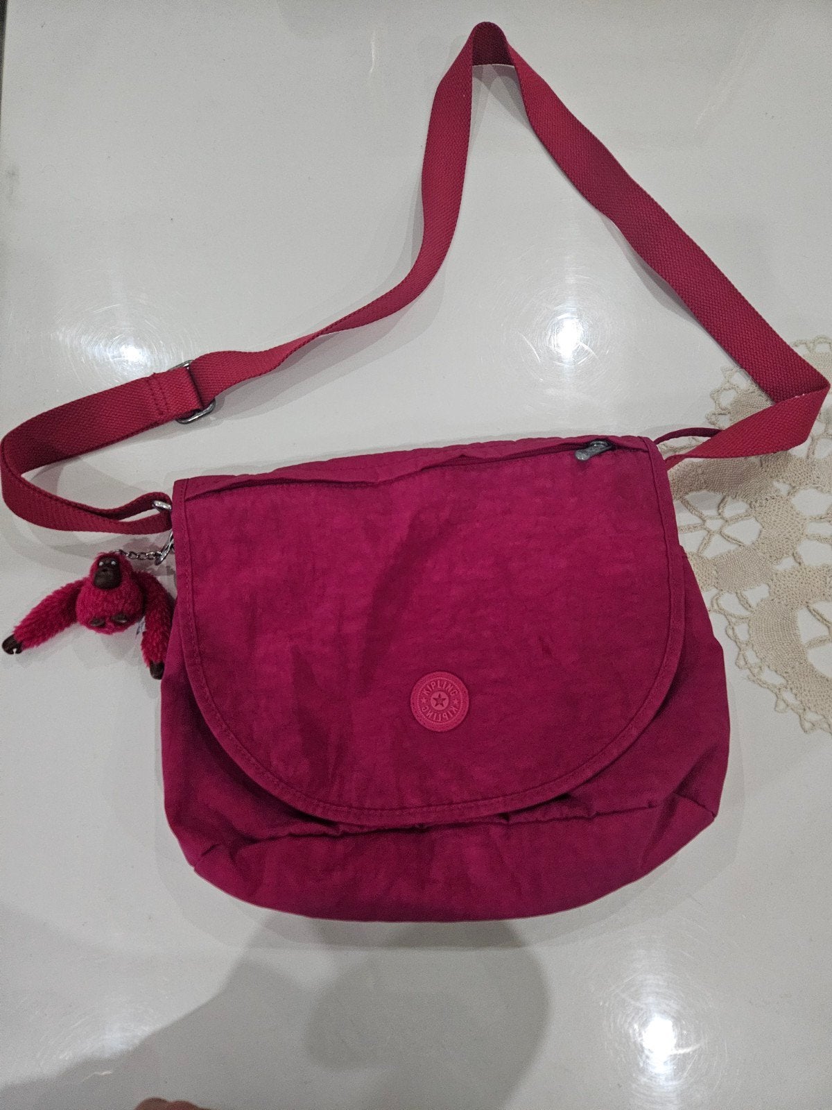 sac kipling fushia, Enlèvement, Kipling