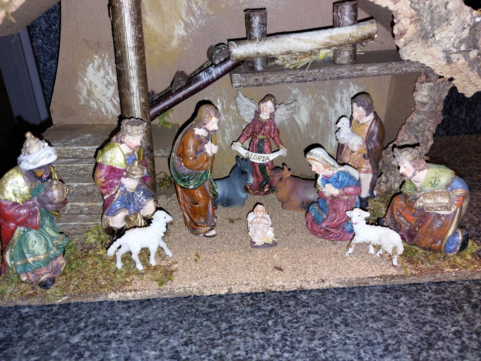 Kerststal met stenen beeldjes, Diversen, Ophalen of Verzenden