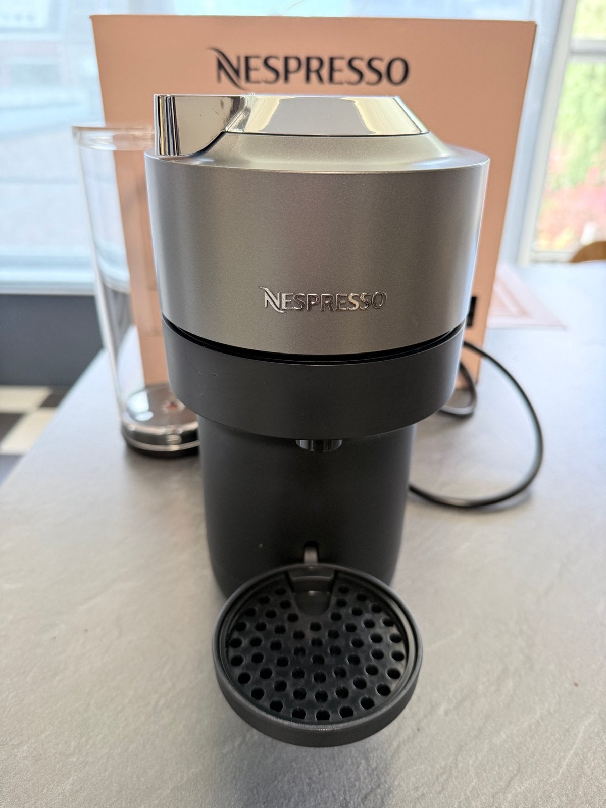 NESPRESSO VERTUO POP+ DELUX GRIJS + FACTUUR, Electroménager, Machine à espresso, Réservoir d'eau amovible, Enlèvement ou Envoi
