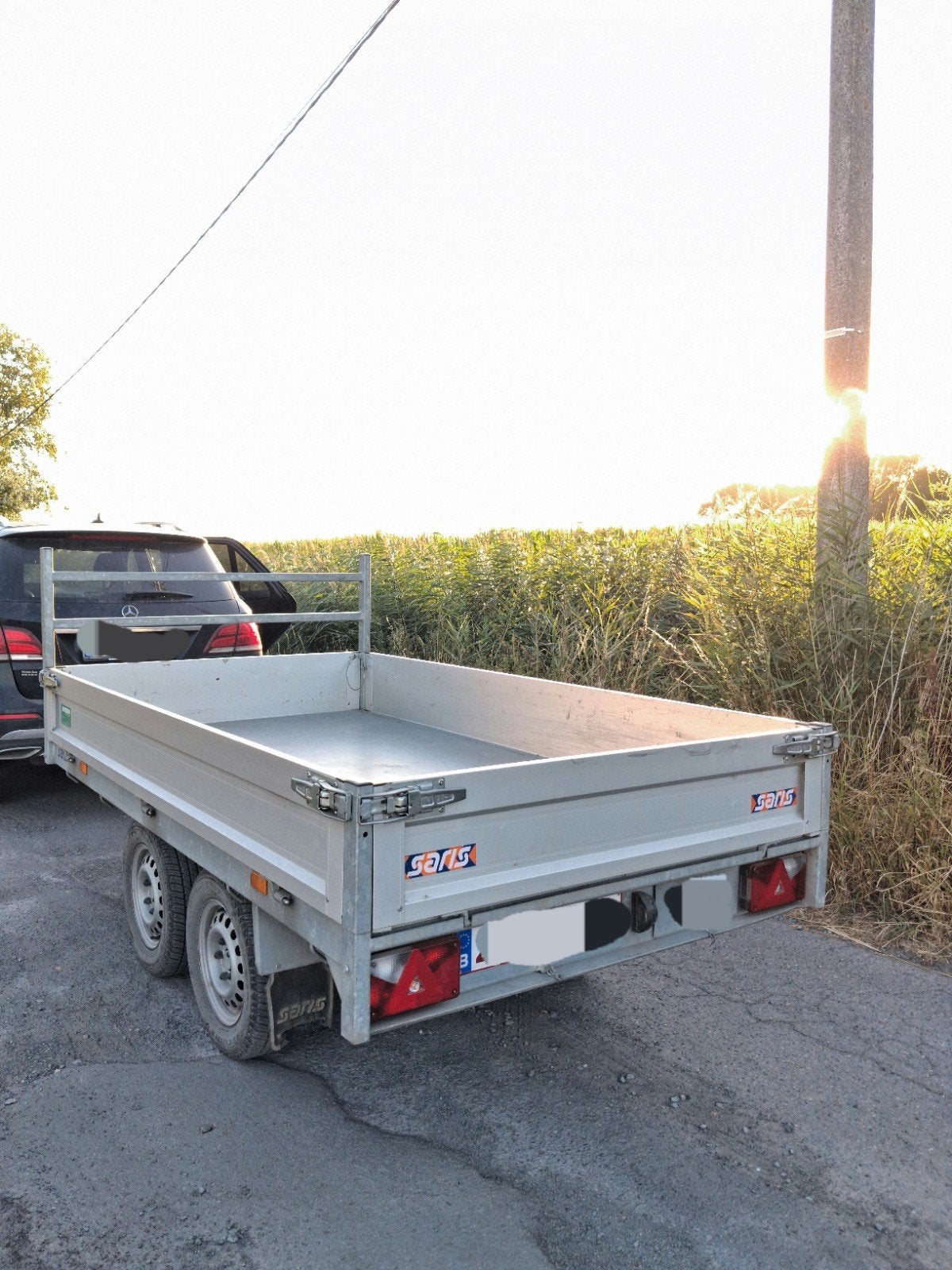 Benne électrique Saris 2ton 2m76 x 1m50 avec rampes, Enlèvement, Comme neuf