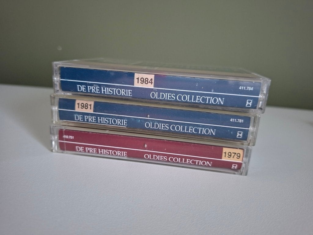 3 cassettes De Pre Historie 1979, 1981, 1984, CD & DVD, Cassettes audio, Enlèvement ou Envoi, Originale, Avec boîte de rangement, étagère ou coffret