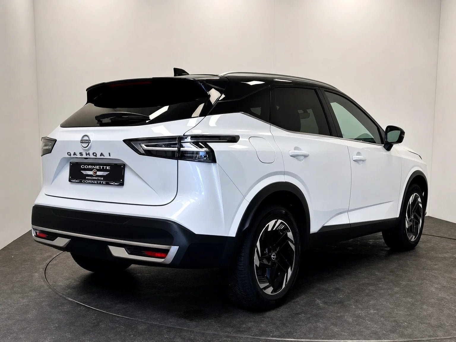Nissan Qashqai 1.3 -Connecta Winter Comfort + PANO, Automaat, Wit, 120 kW, Bedrijf