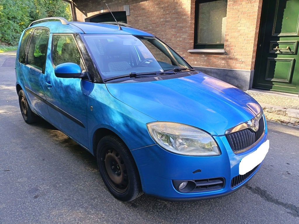 SKODA HOMOLOGUÉE POUR LA VENTE D'ESSENCE, Autos, Boîte manuelle, Roomster, 5 portes, 5 places