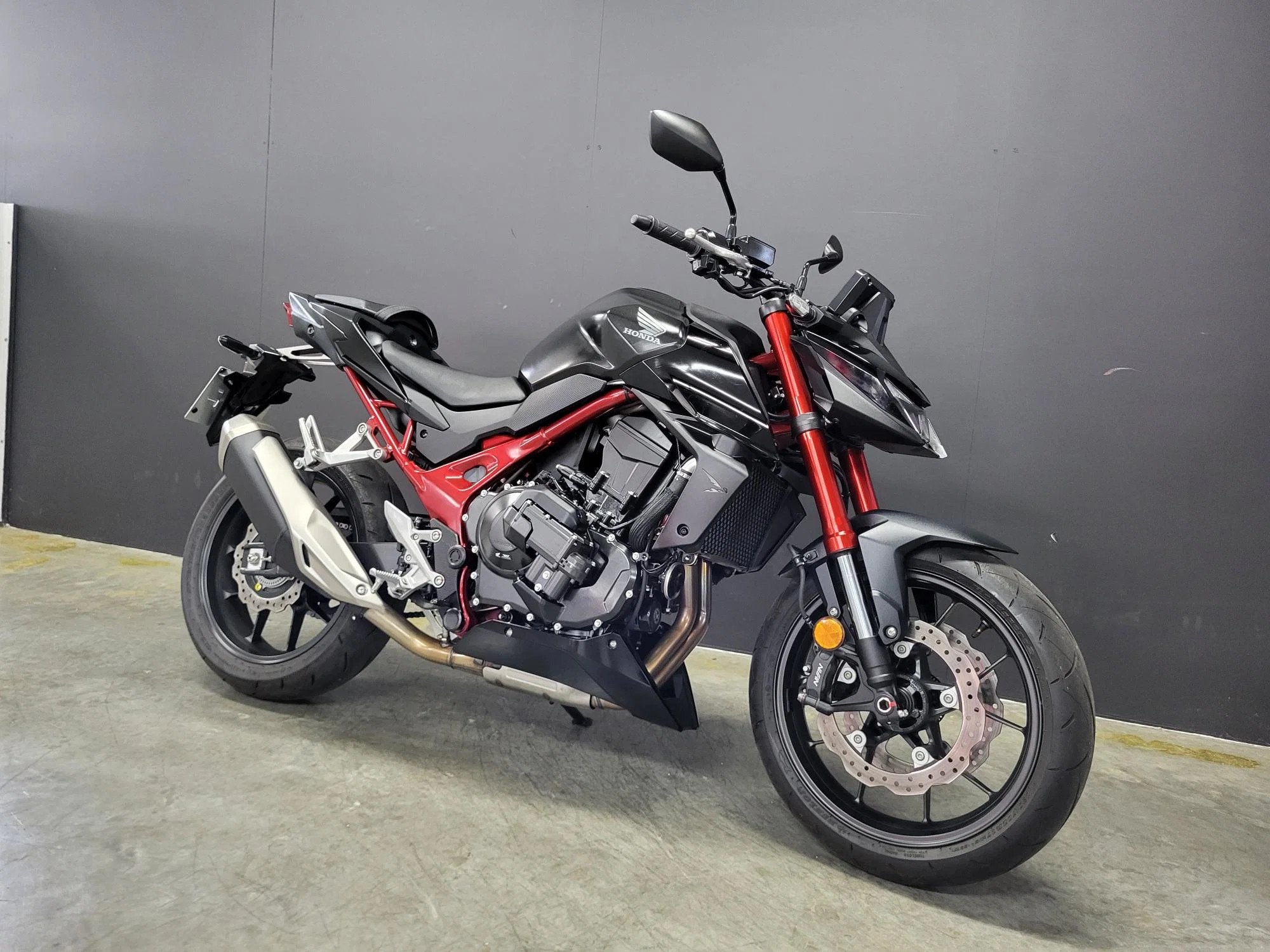 Honda Hornet 750 e-clutch plezier in nieuwstaat (bj 2026), Motoren, 750 cc, Meer dan 35 kW, Overig, Handgeschakeld