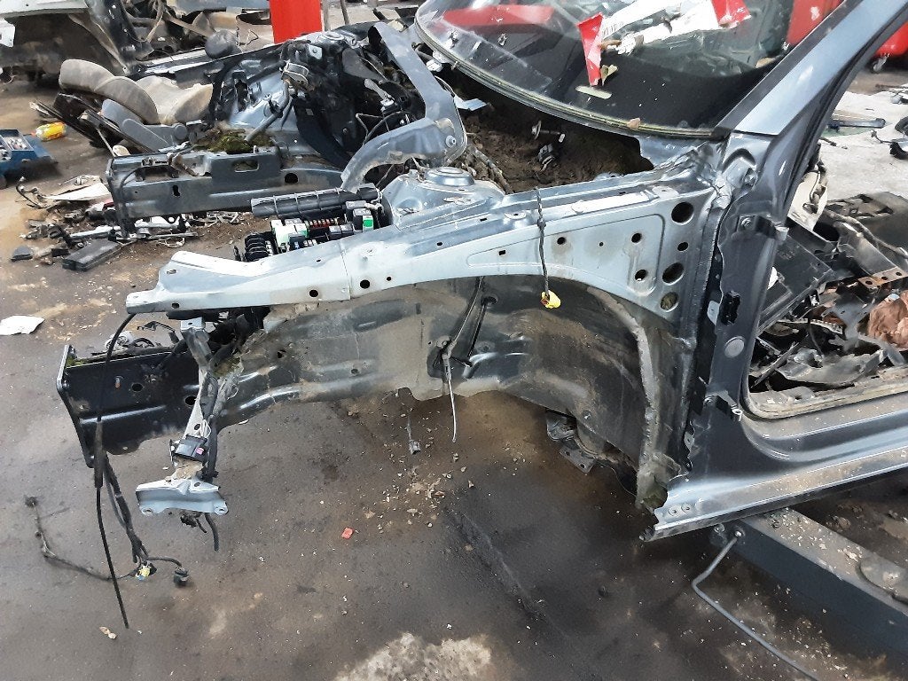 PARE BOUE AVANT GAUCHE Audi A3 Limousine (8VS / 8VM), Utilisé, Avant, Audi, Garde-boue