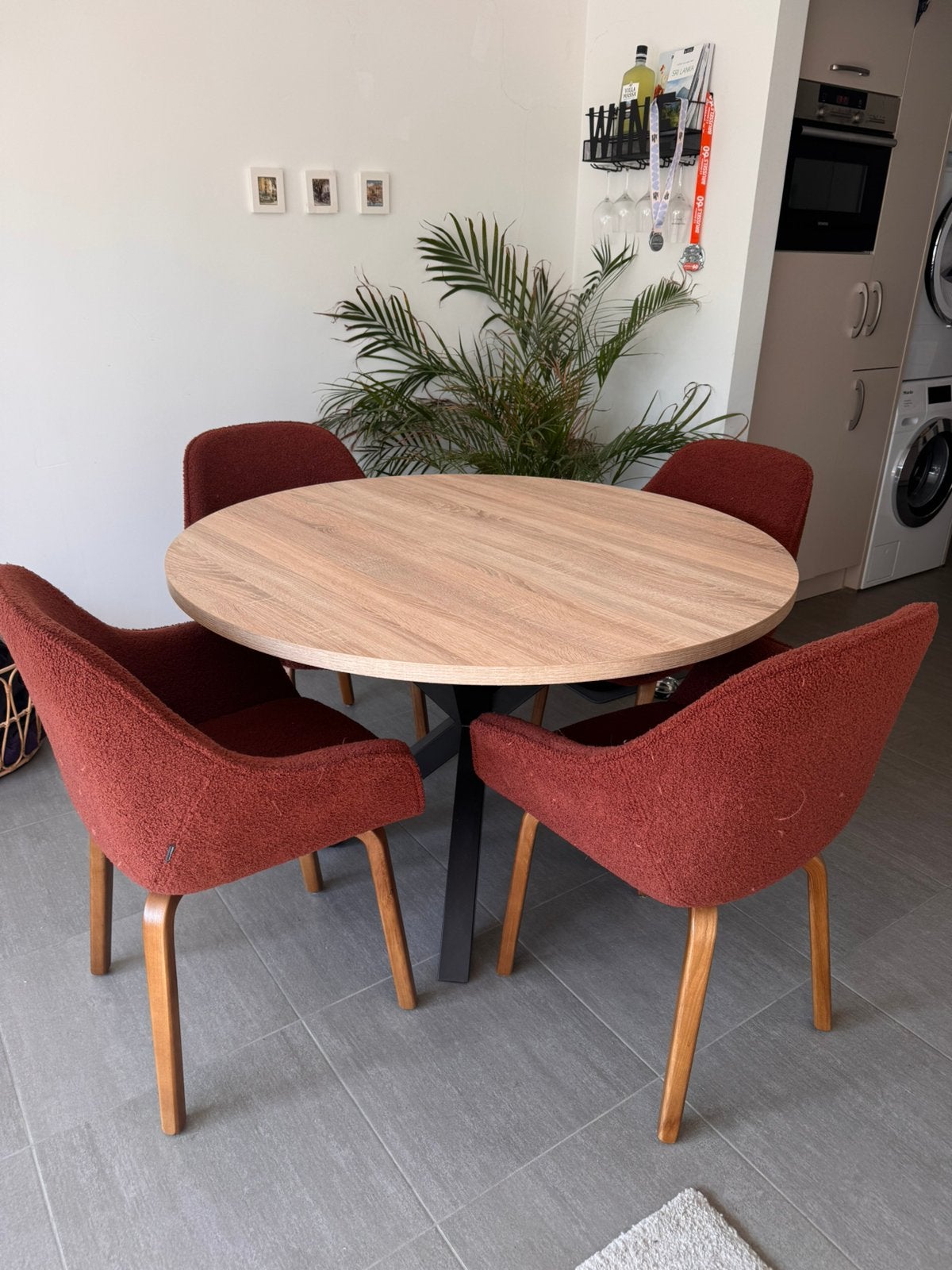 Tafel + stoelen van Kave Home, Ophalen, Gebruikt, Landelijk, 4 tot 6 stoelen