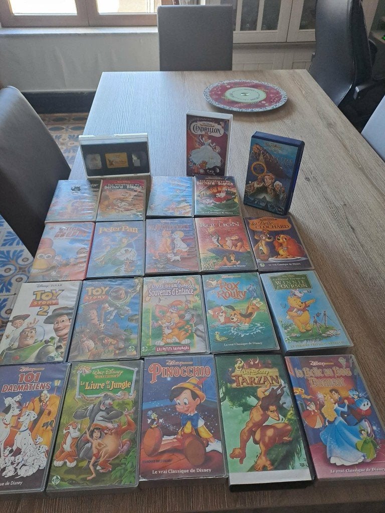 walt disney, Comprend un boîtier, Tous les âges, Animation, Français