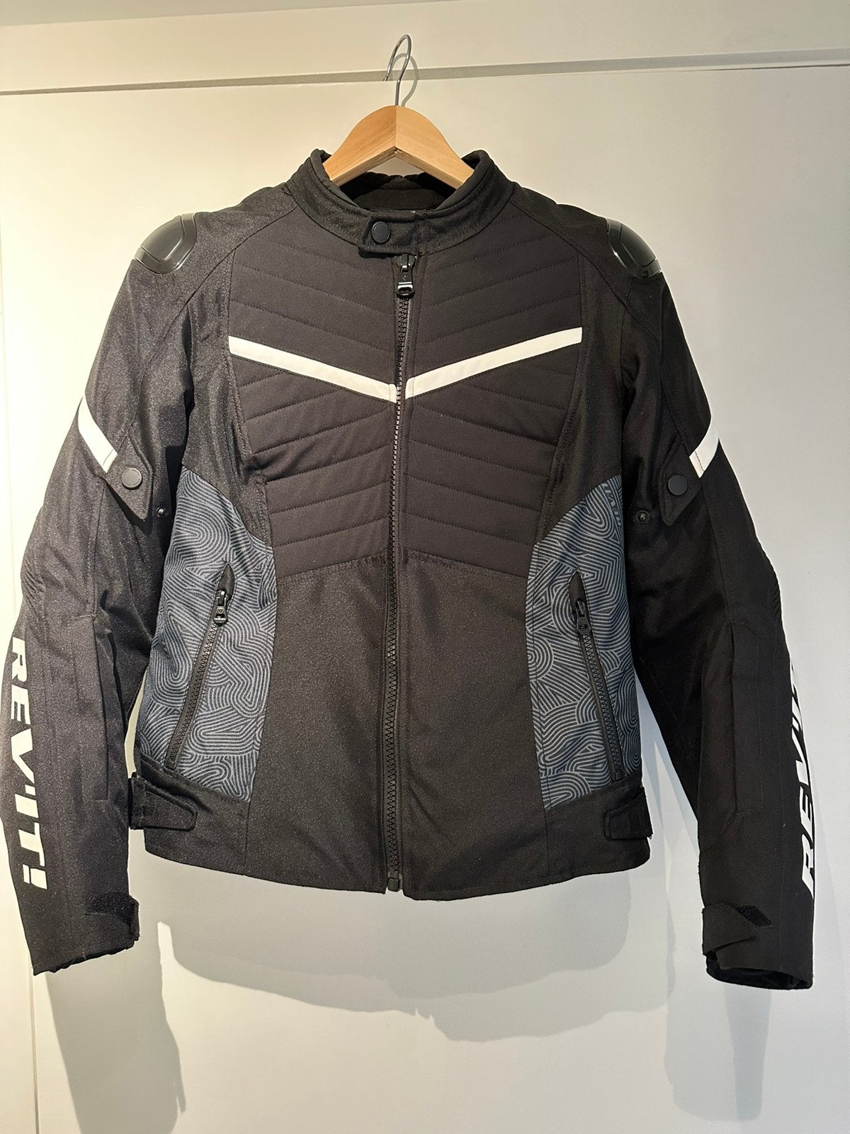 Veste de moto Rev'it pour femme, Motos, Vêtements | Vêtements de moto, Enlèvement ou Envoi, Neuf, sans ticket, Femmes, Manteau | tissu