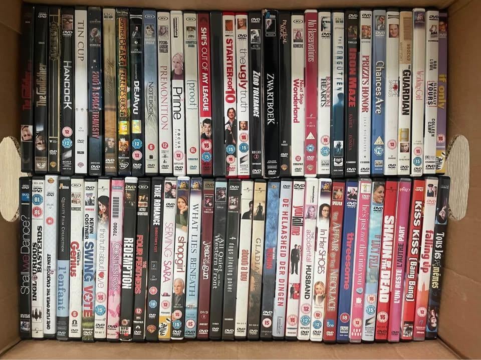 Te Koop: 2 Bananendozen vol DVD’s – Meer dan 130 Films!, Cd's en Dvd's, Ophalen, Zo goed als nieuw