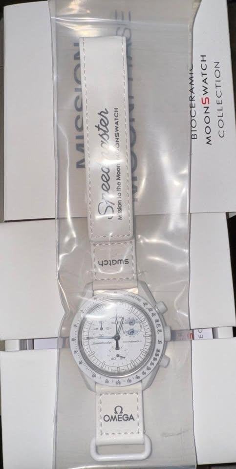 Omega x Swatch - MoonSwatch - Mission on Earth, Ophalen, Overige materialen, Overige materialen, Nieuw