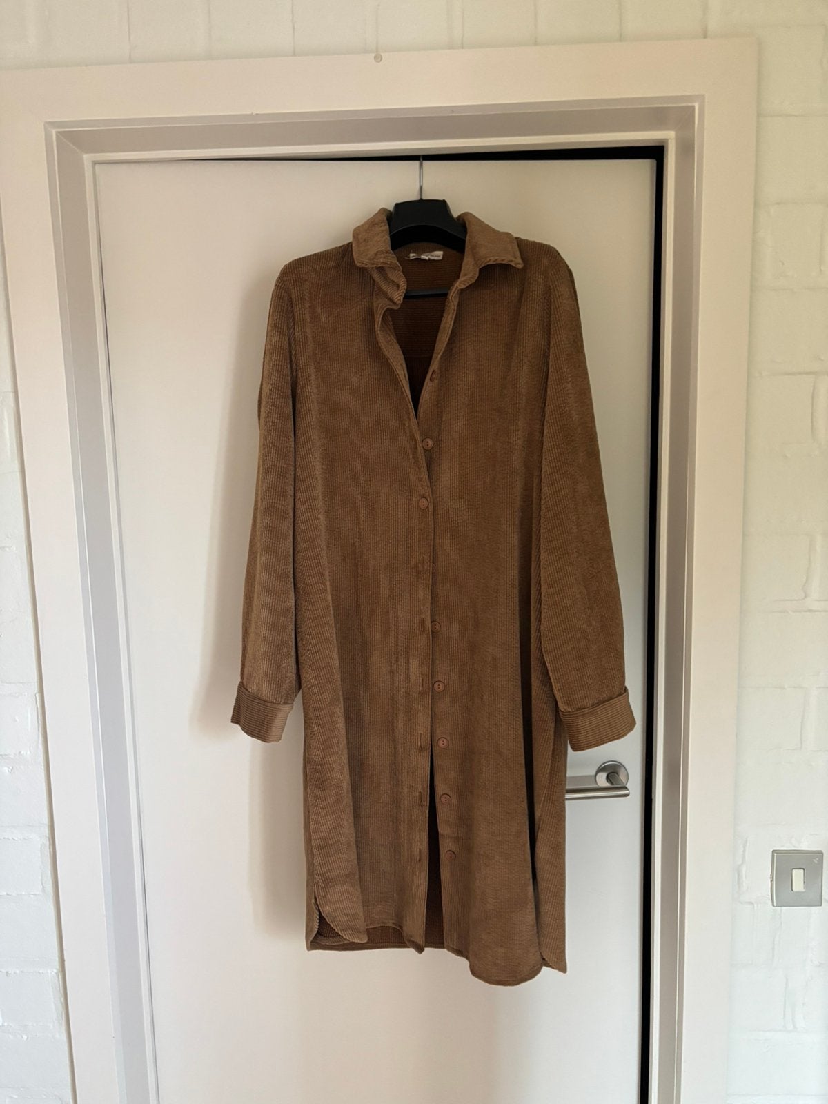 Bruin velours kleed Viva by Bel & Bo, Kleding | Dames, Bruin, Verzenden, Maat 42/44 (L), Gedragen
