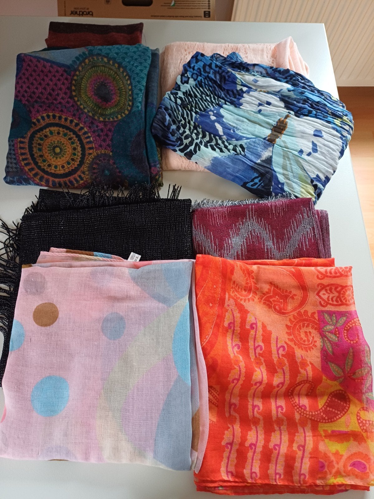 pakket sjaaltjes voor 5 euro, Vêtements | Femmes, Bonnets, Écharpes & Gants, Enlèvement