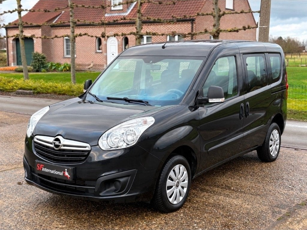 ️♿️Opel Combo 1.6D Rolstoel Invalide Mindervalide TPMR, Auto's, Monovolume, Euro 6, Bedrijf, https://public.car-pass.be/vhr/d00922a9-310e-4965-8975-59eeaa29c14e
