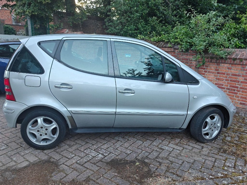 Mercedes A140 1.4 Benzine Automaat | 91.000 km, Auto's, 4 cilinders, 5 deurs, Zilver of Grijs, Euro 3