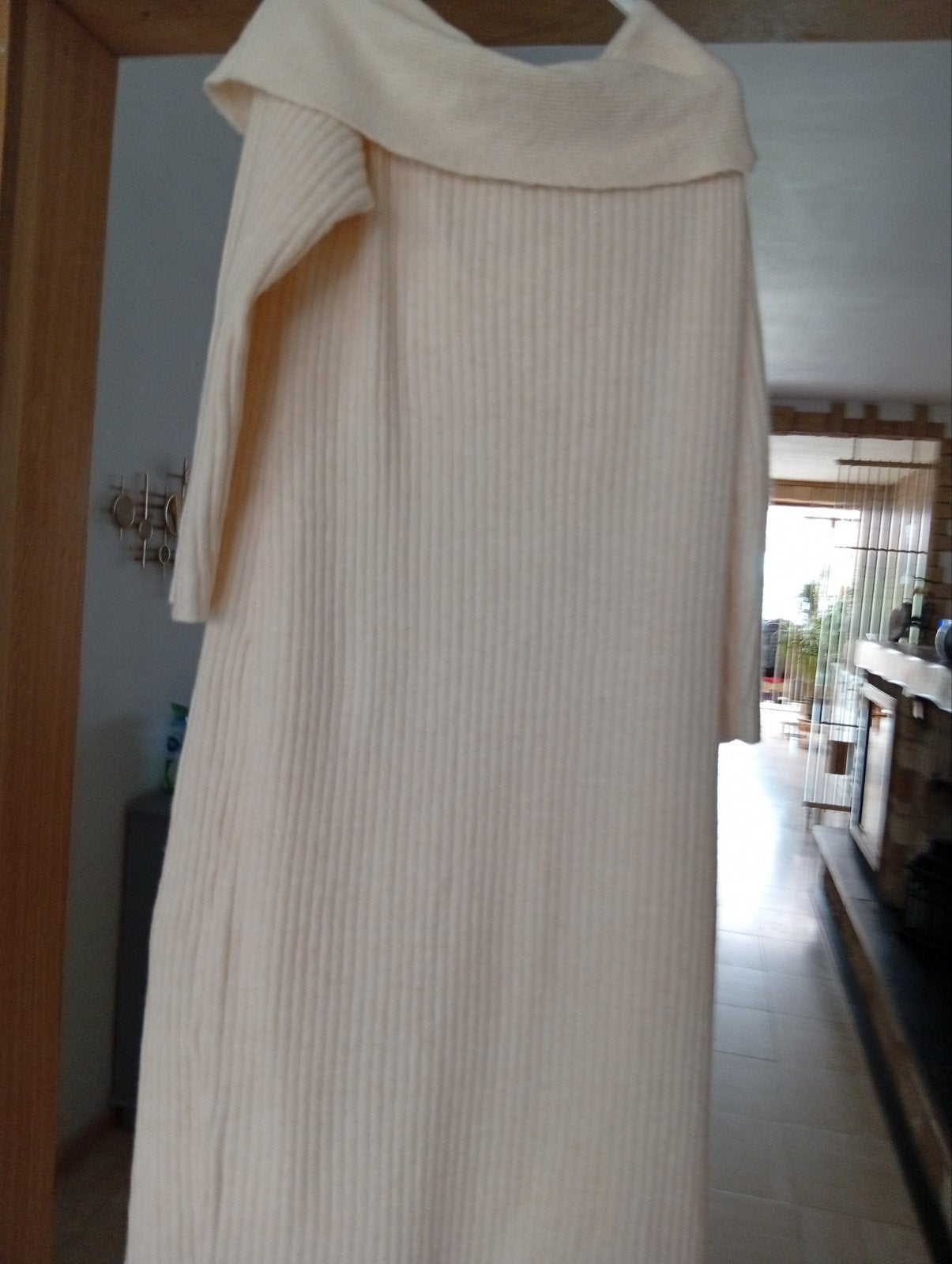 2 robes 1 jupe, Enlèvement
