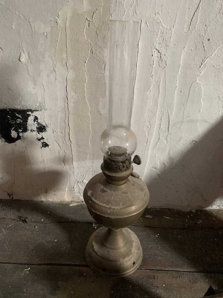 Lampe à pétrole ancienne avec cheminée en verre, Enlèvement