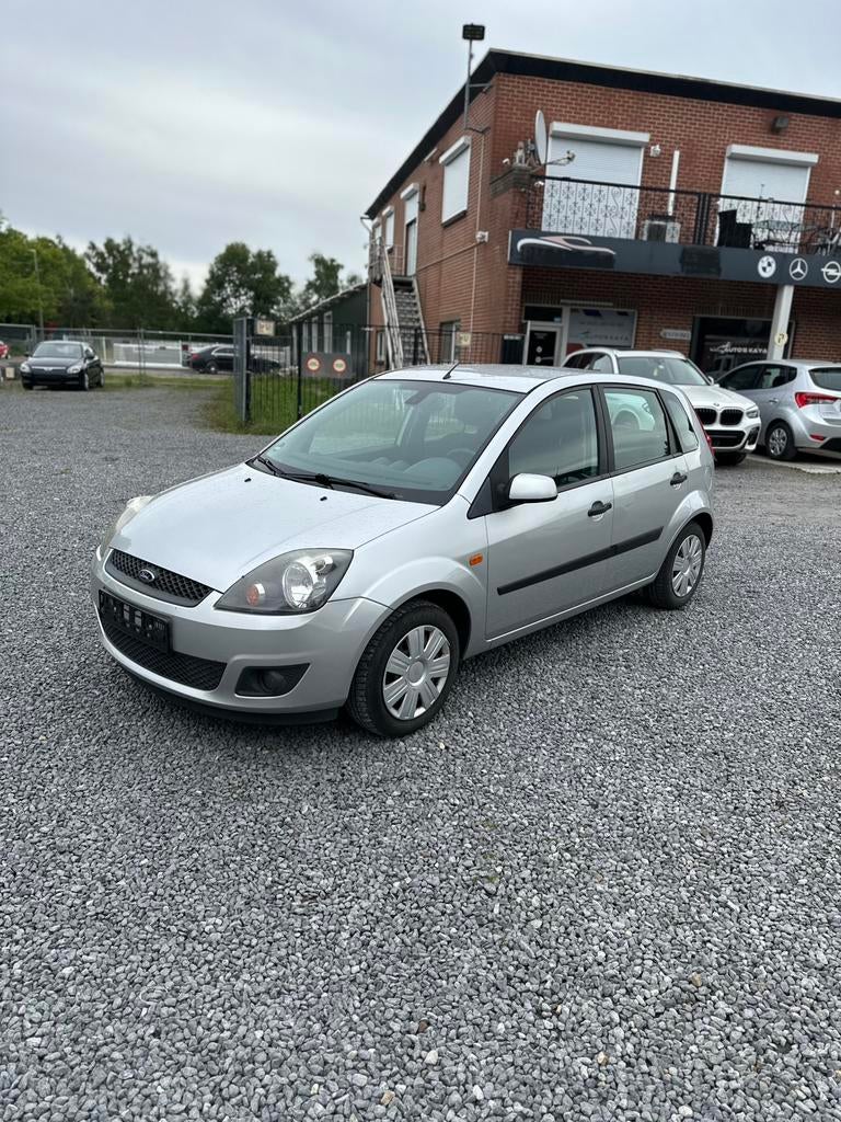 Ford fiesta 1.4 16V Connection, Auto's, Voorwielaandrijving, Stof, Zwart, 4 cilinders