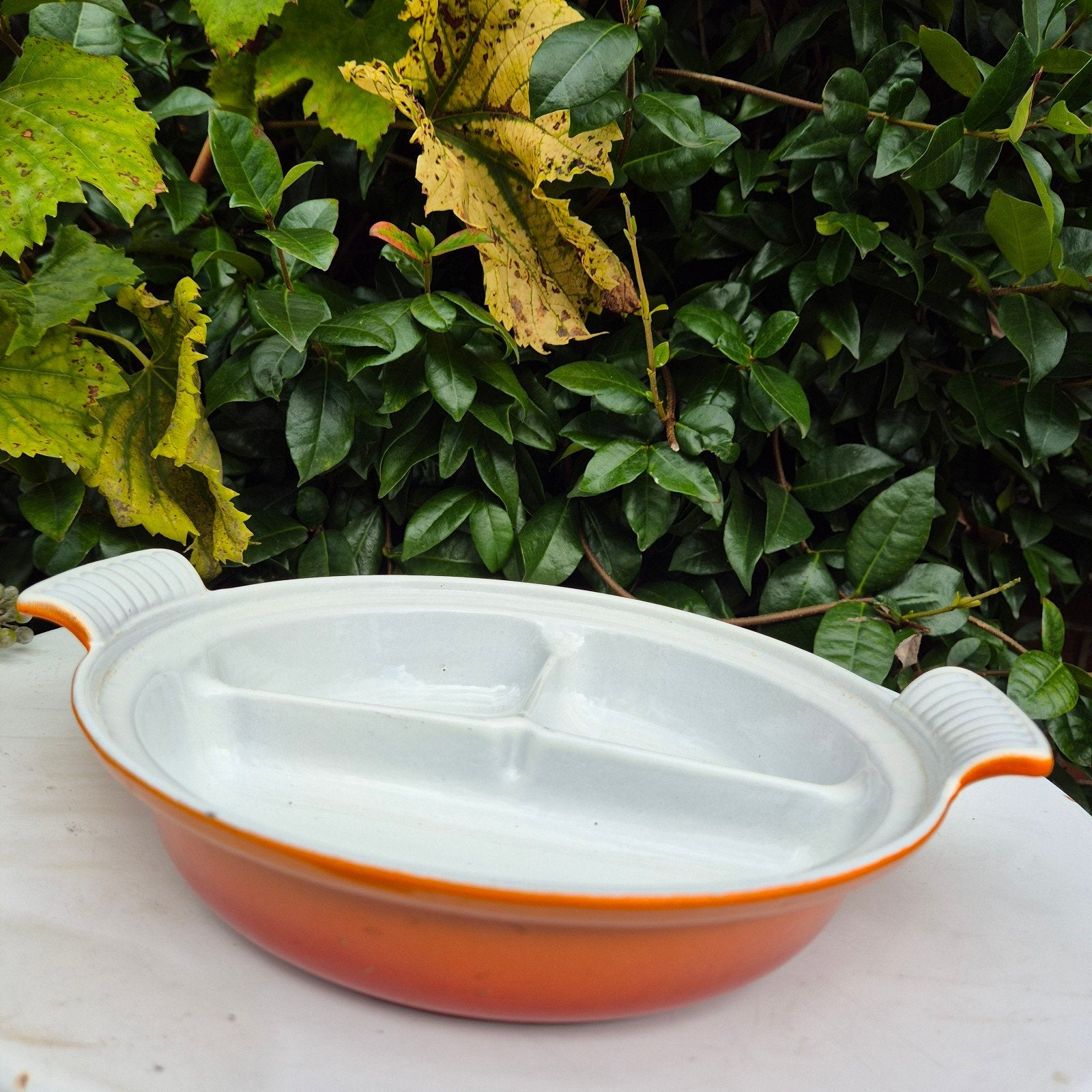 Vintage gietijzeren oranje geëmailleerde 3-vaks pan/bord., Antiek en Kunst, Ophalen of Verzenden