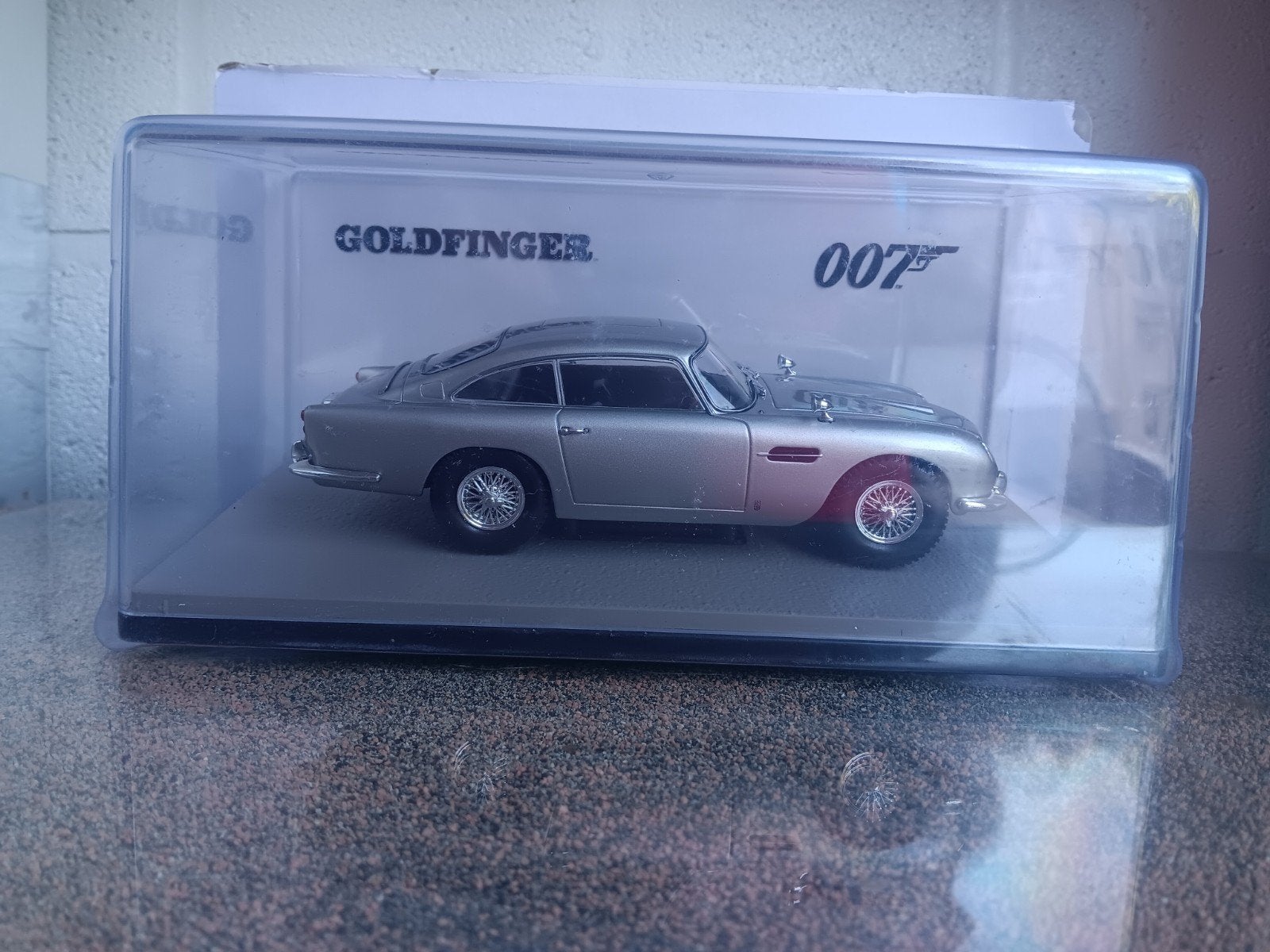 Aston Martin James Bond 1/24, Ophalen of Verzenden