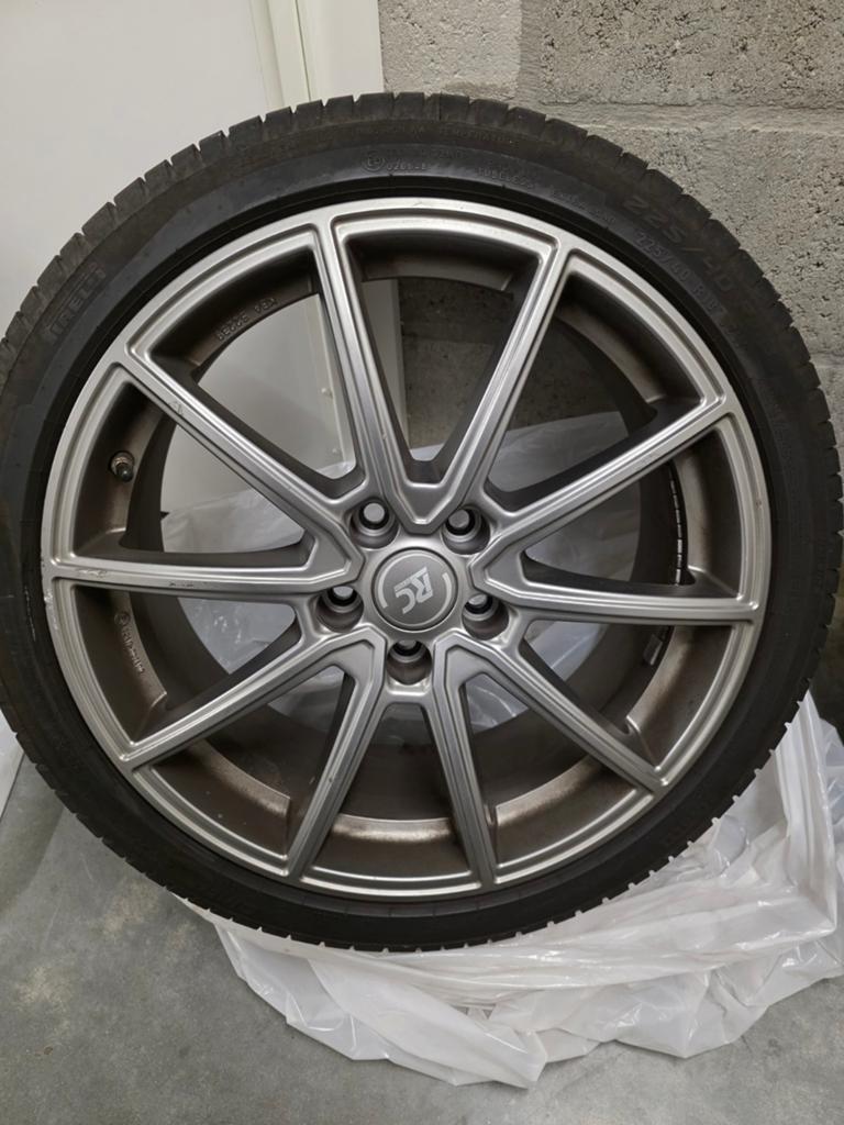 4 Jantes/velgen 18", 225/40 R18 + pneus/banden, Auto-onderdelen, Ophalen, Zomerbanden, Velg(en)