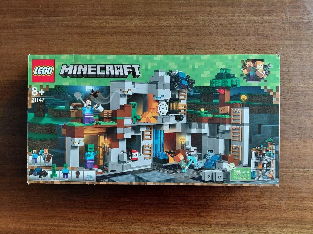 Lego Minecraft 21147  "De Bedrock Avonturen", Ophalen, Zo goed als nieuw, Complete set, Lego