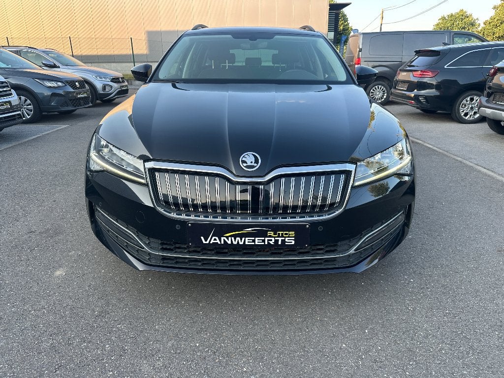 Skoda Superb, 1.4 benzine + elektrisch, plug-in hybride, 4 cilinders, Zwart, Leder, Bedrijf