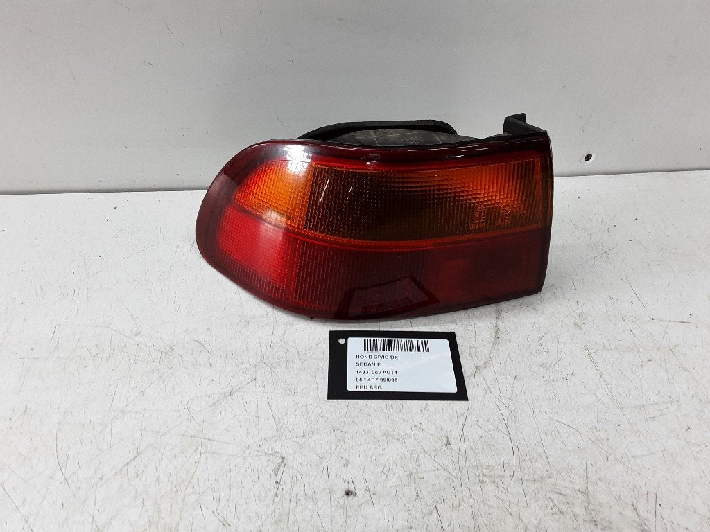 ACHTERLICHT LINKS Honda Civic (EG / EH) (01-1991/11-1995), Honda, Gebruikt, Mevr. I. Hauben, Rue de l'Espoir 34 34
4030  GRIVEGNÉE, BE