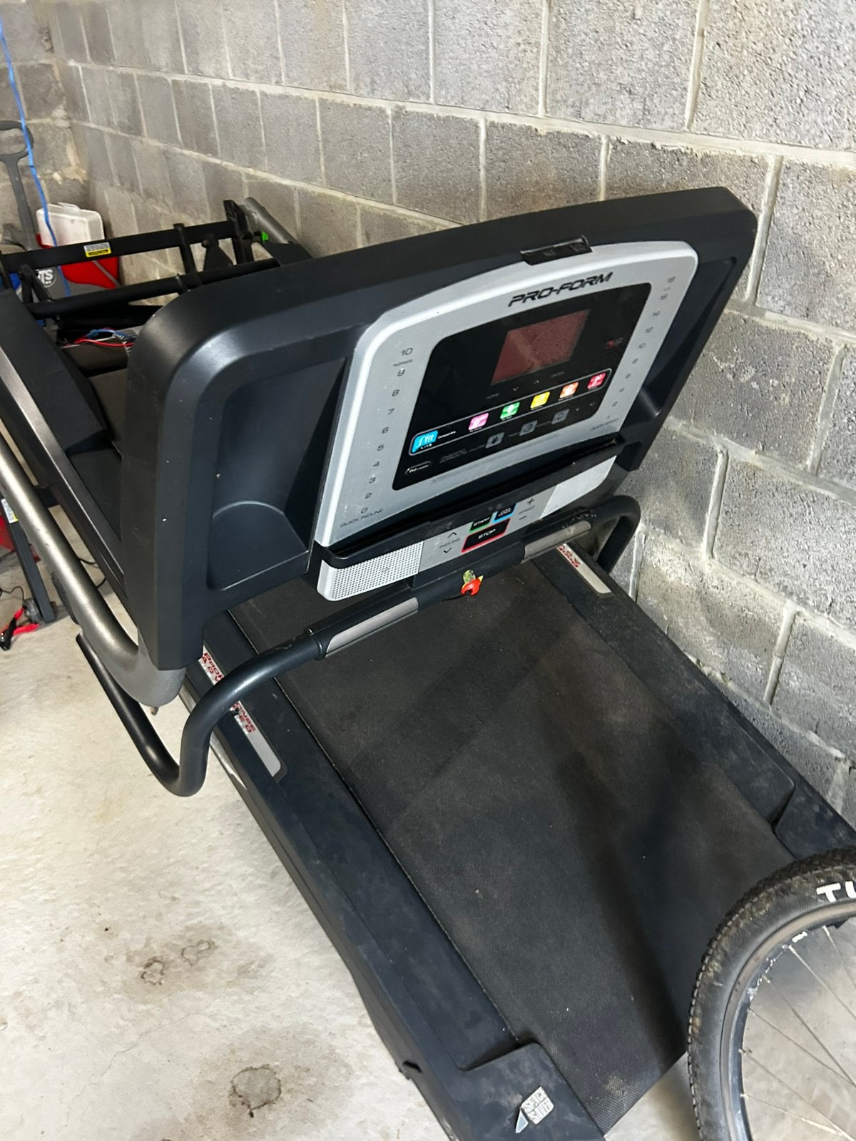 Proform 710 ZLT  pour pieces, Enlèvement, Utilisé, Jambes, Tapis de fitness