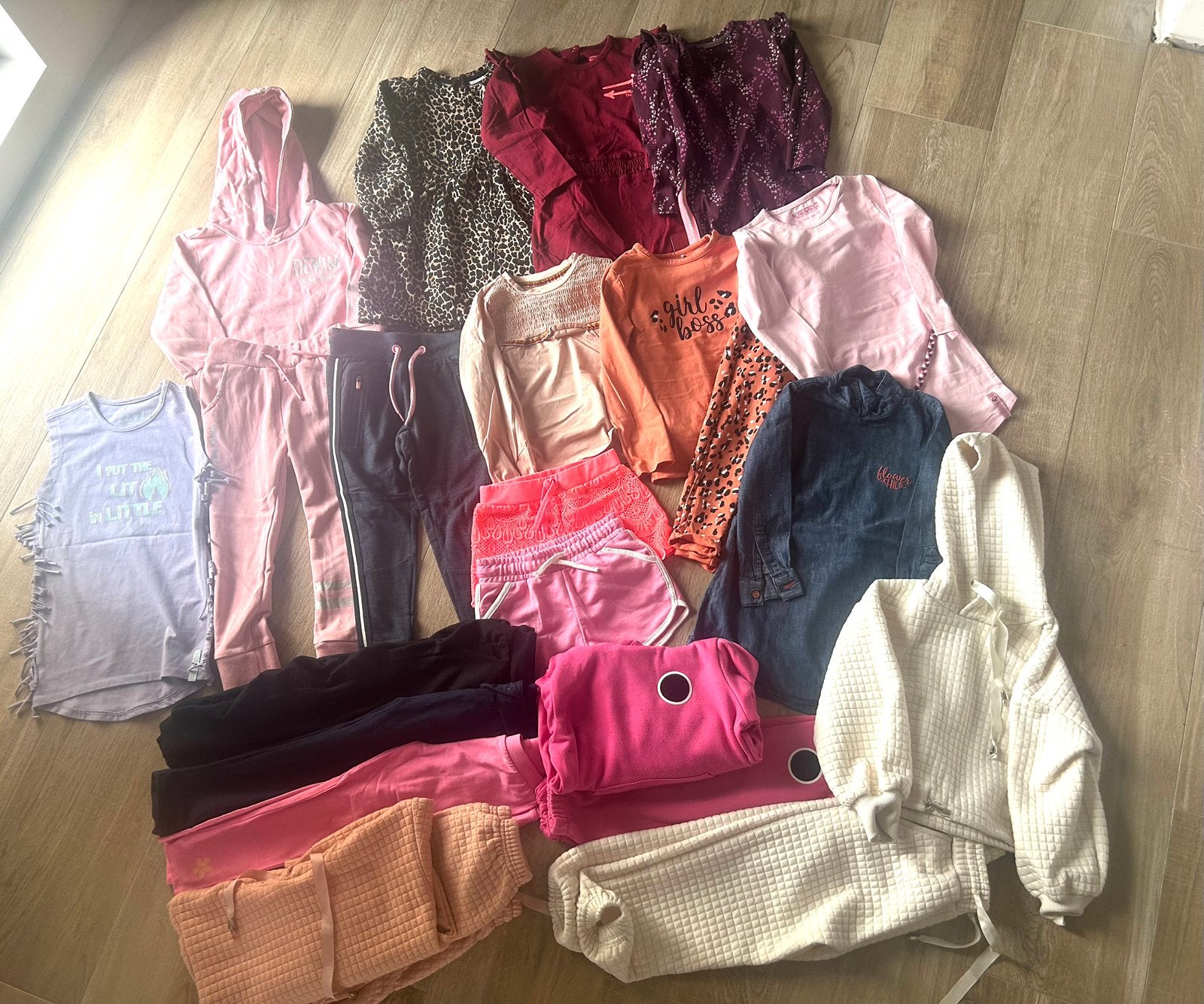Meisjes pakket maat 104 25 stuks, Ophalen, Zo goed als nieuw, Broek