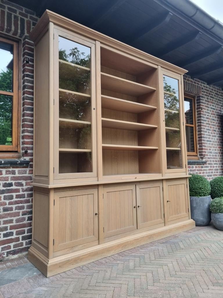 Eiken buffetkast/vitrinekast GRATIS LEVERING