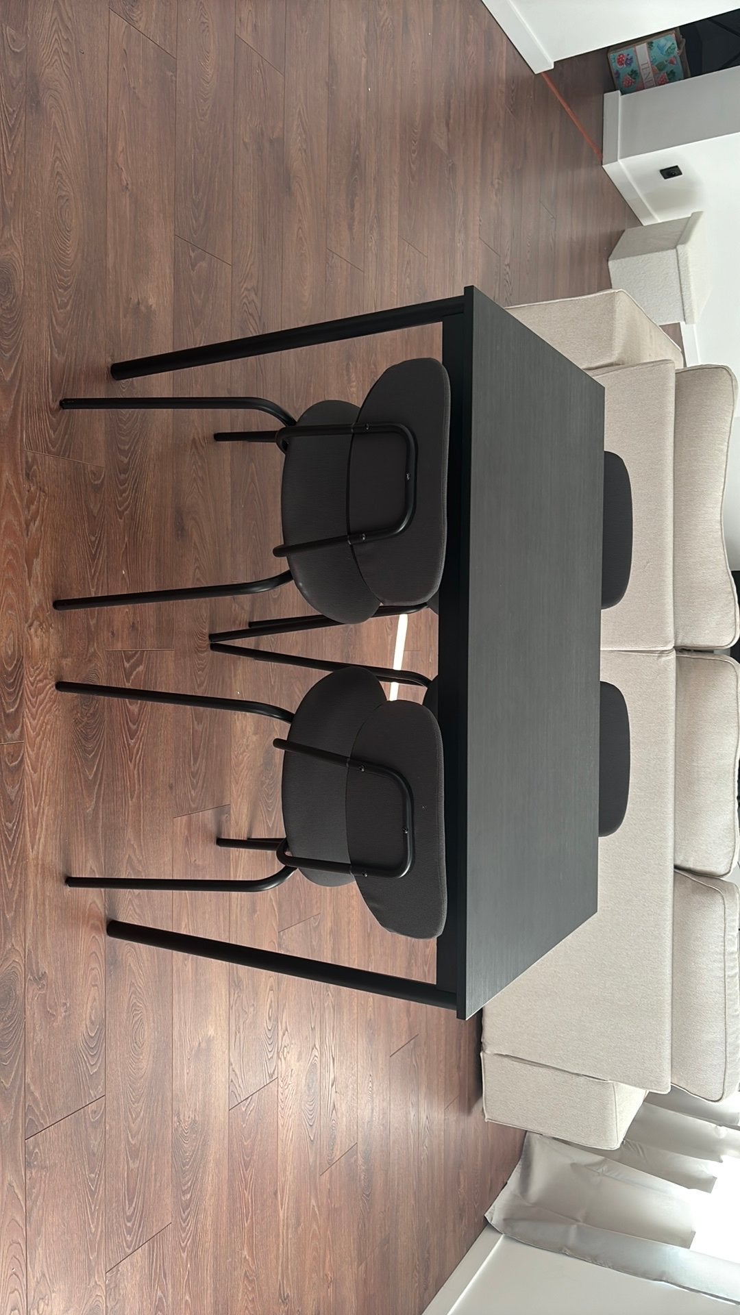 IKEA SANDSBERG tafel + 4 zwarte stoelen 110x67 cm, Ophalen, Kunststof, Gebruikt, 100 tot 150 cm