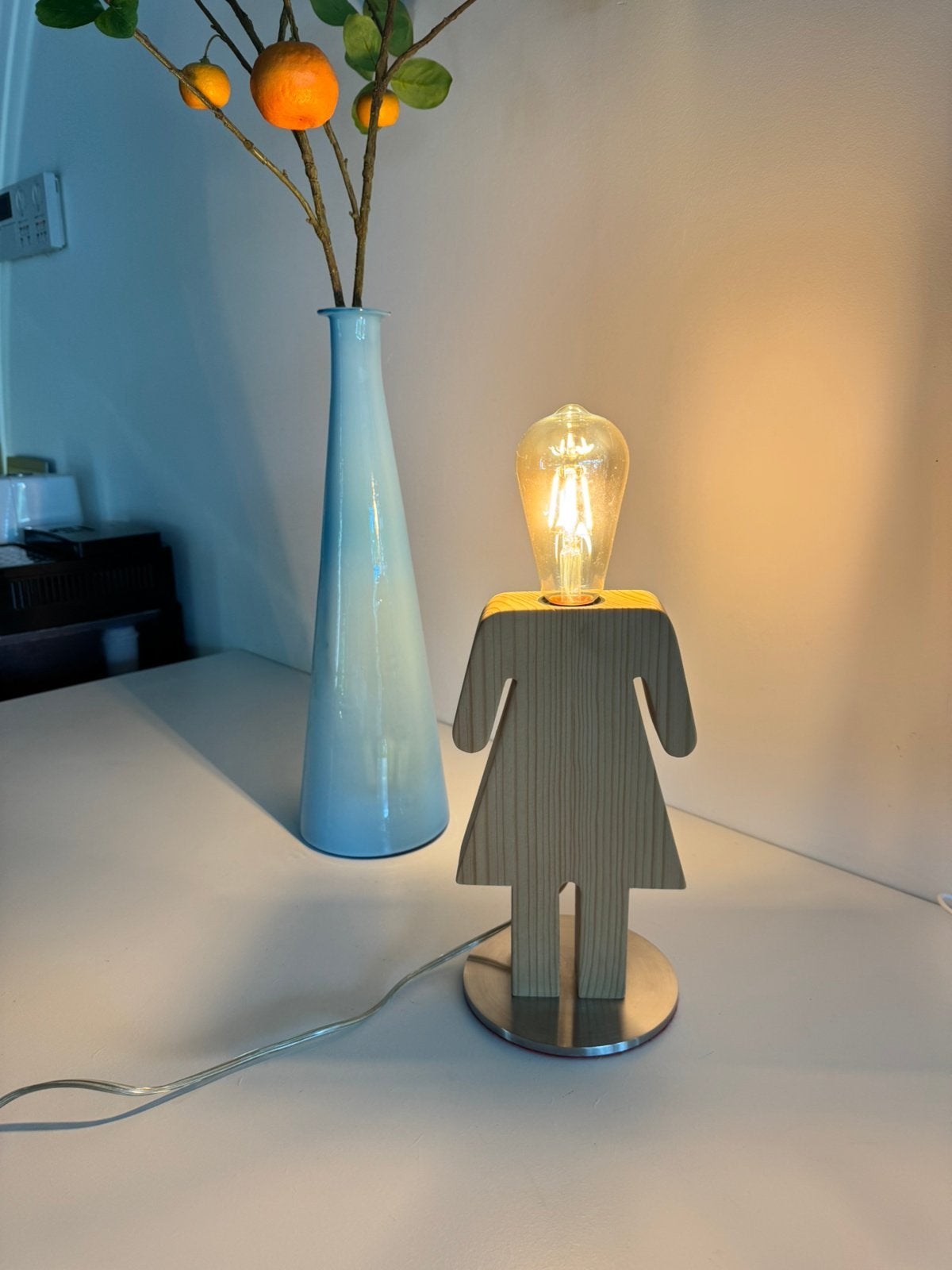 Eve tafellamp in vol hout, lamp inclusief, Ophalen, Zo goed als nieuw, Hout