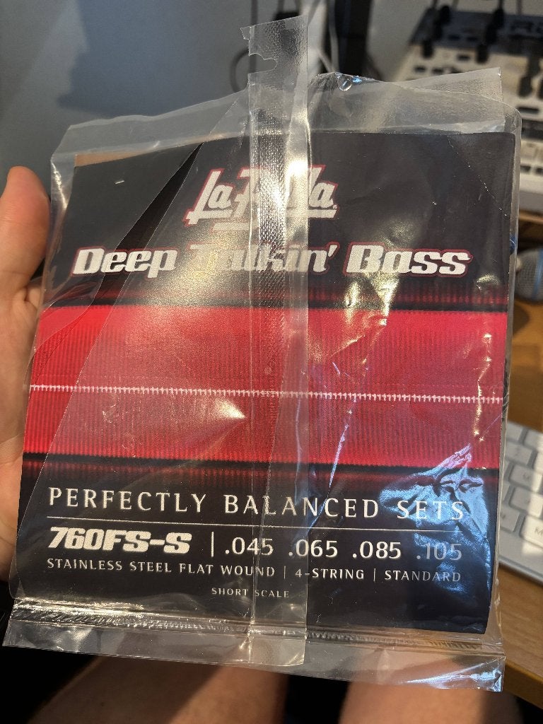 La Bella Deep Talkin' Bass Strings Short Scale (.045 - .105), Musique & Instruments, Instruments à corde | Guitares | Basses, Enlèvement ou Envoi