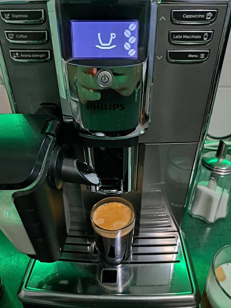 La machine à café fonctionne parfaitement avec les grains de, Electroménager, Enlèvement ou Envoi, Café en grains, Comme neuf