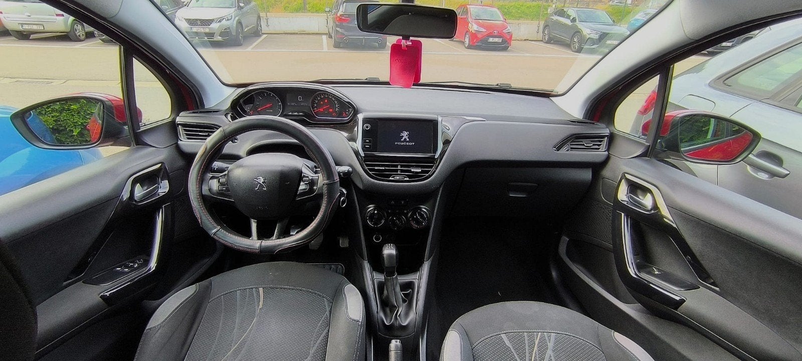 Peugeot 208 Anne 2015 euro6