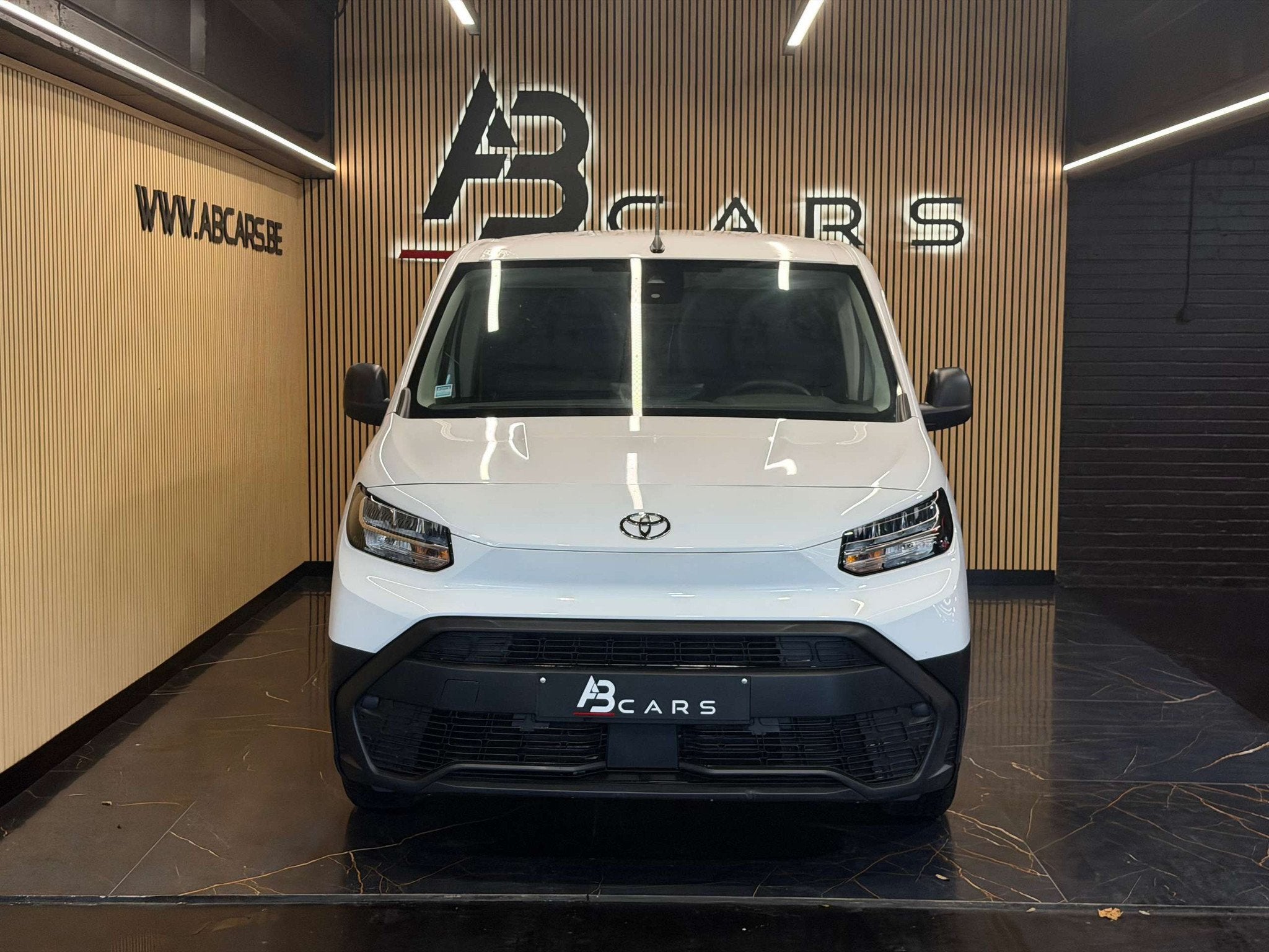 Toyota PROACE CITY 1.2E * 1 ER PROPRIO * UTILITAIRE * GRANTI, Auto's, Bestelwagens en Lichte vracht, Stof, Gebruikt, Euro 6, 1199 cc