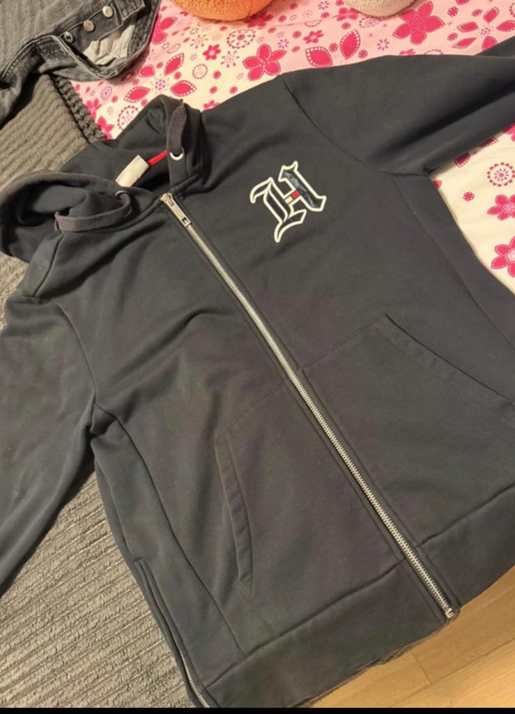 Veste Tommy Hilfiger, Vêtements | Hommes, Vêtements de sport, Enlèvement, Comme neuf