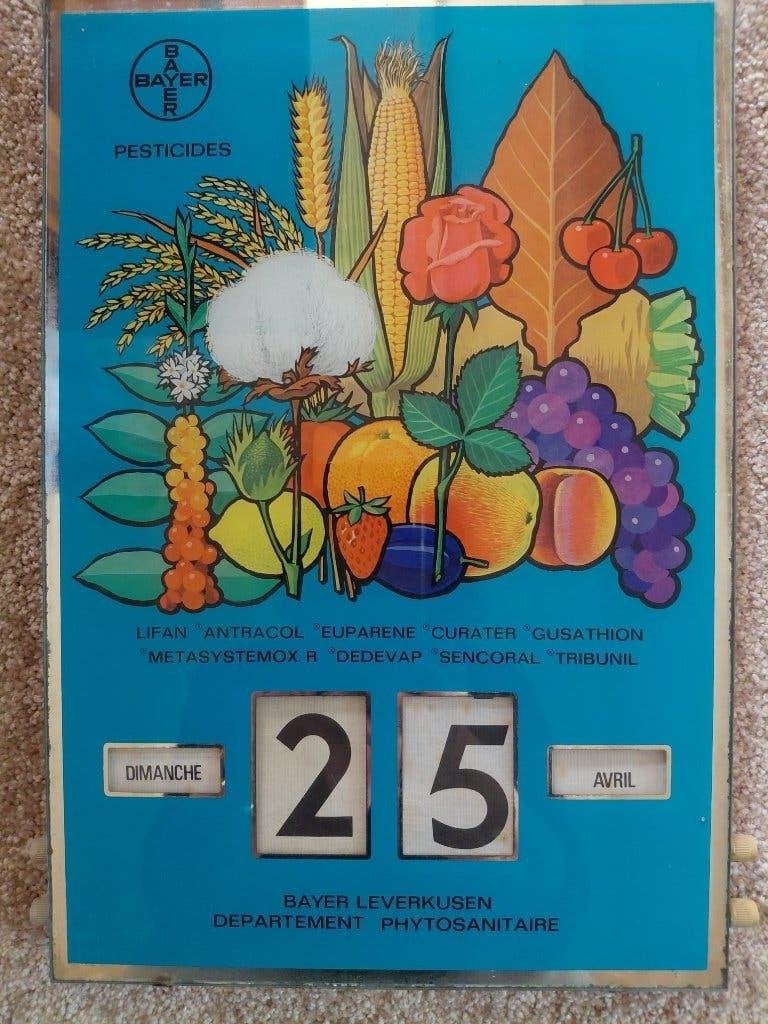 Vintage eeuwigdurende reclamekalender BAYER, Ophalen of Verzenden, Gebruikt, Reclamebord