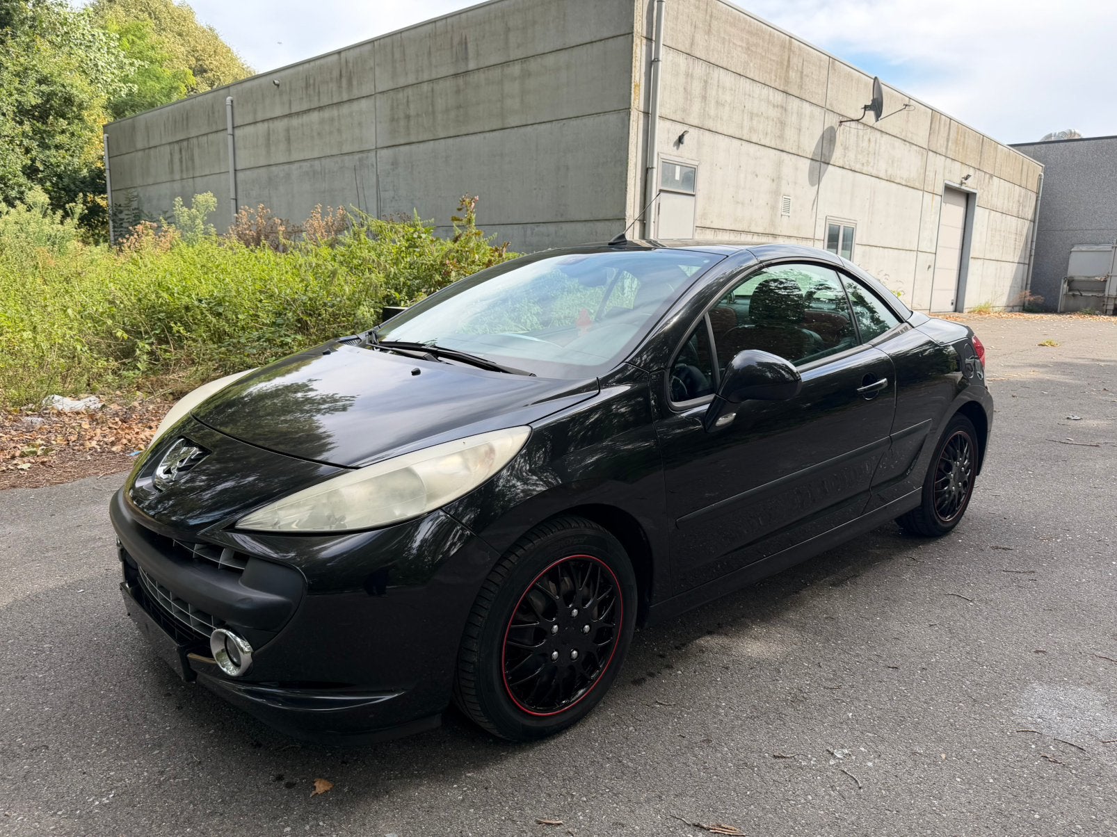 Peugeot 207cc Cabriolet - Climatiseur PDC en cuir, Autos, Peugeot, Achat, Cabriolet, Boîte manuelle, Noir