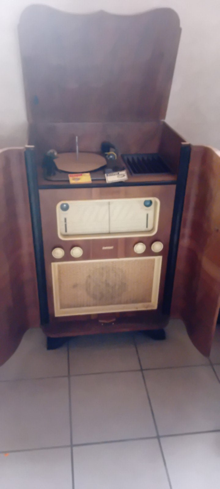 radio + platenspeler in kast radiobell, Enlèvement