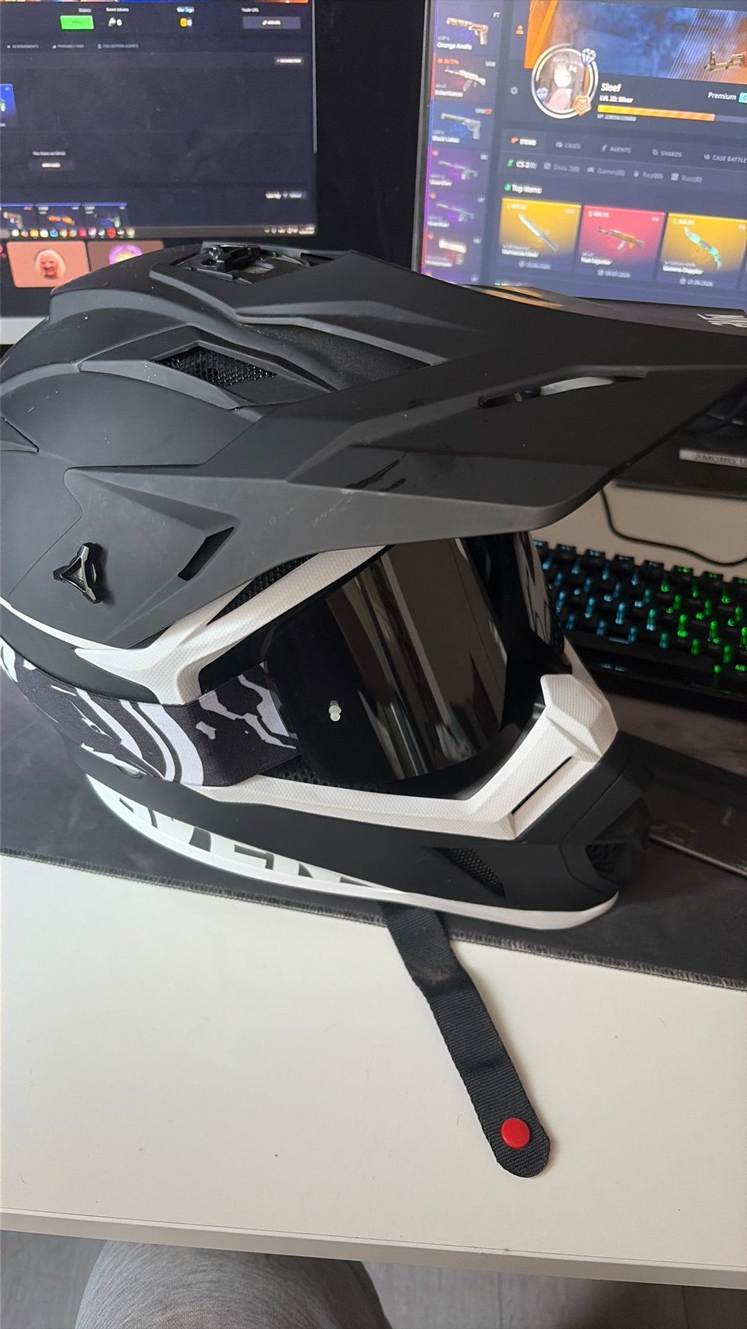 Raven moto helm met bril, Motoren, Ophalen