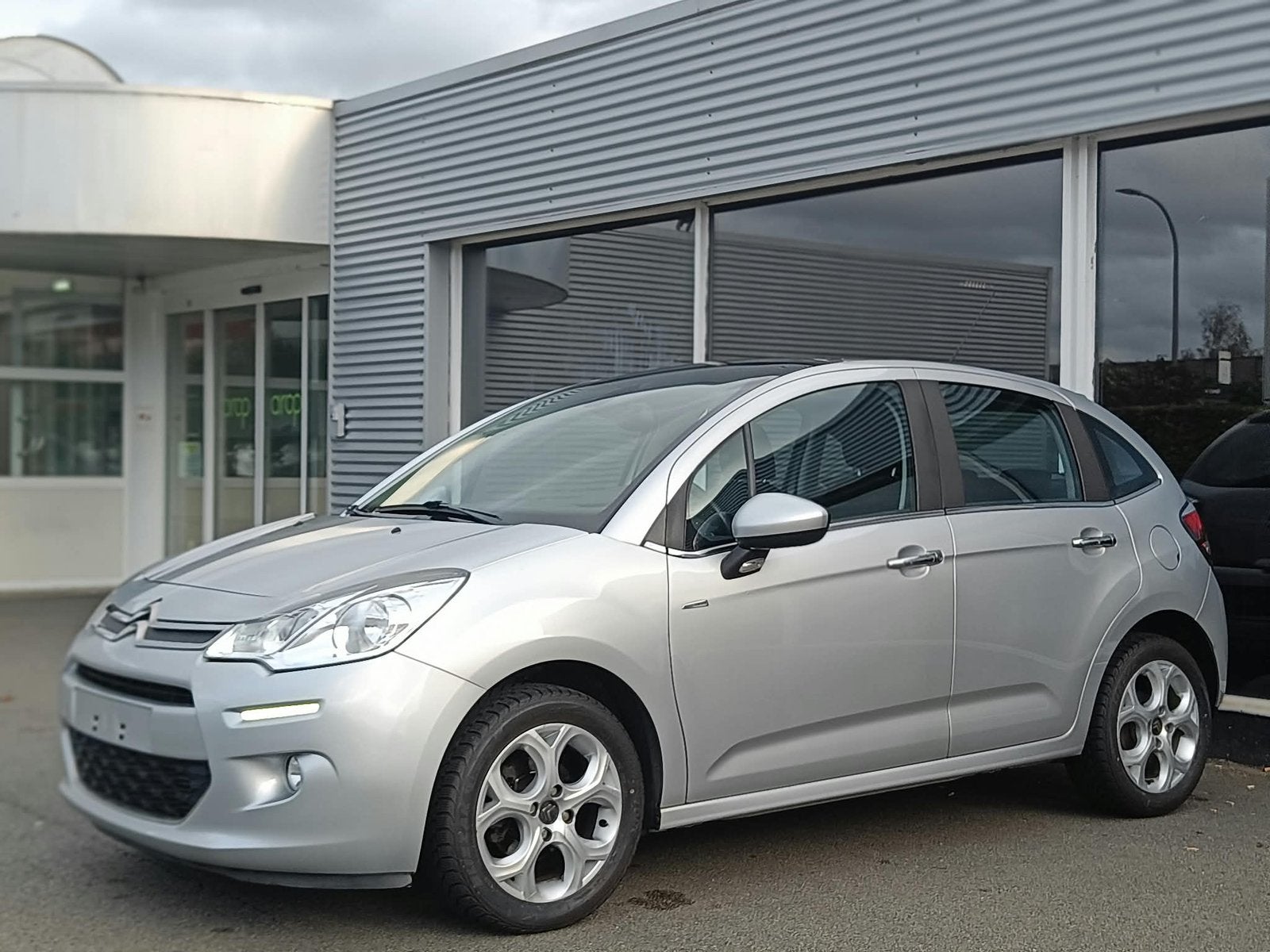 CITROËN C3 1.2 ESSENCE EXCLUSIVE AIRCO/TOIT PANO/PDC/CRUISE, Autos, Achat, Boîte manuelle, Entretenue par le concessionnaire, 5 portes