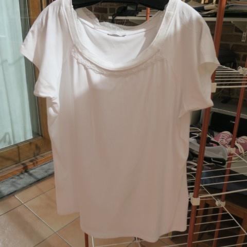 Oversized T-shirt wit broderie hals Atmos Fashion mt 48-50, Kleding | Dames, T-shirts, Wit, Atmos fashion, Maat 46/48 (XL) of groter