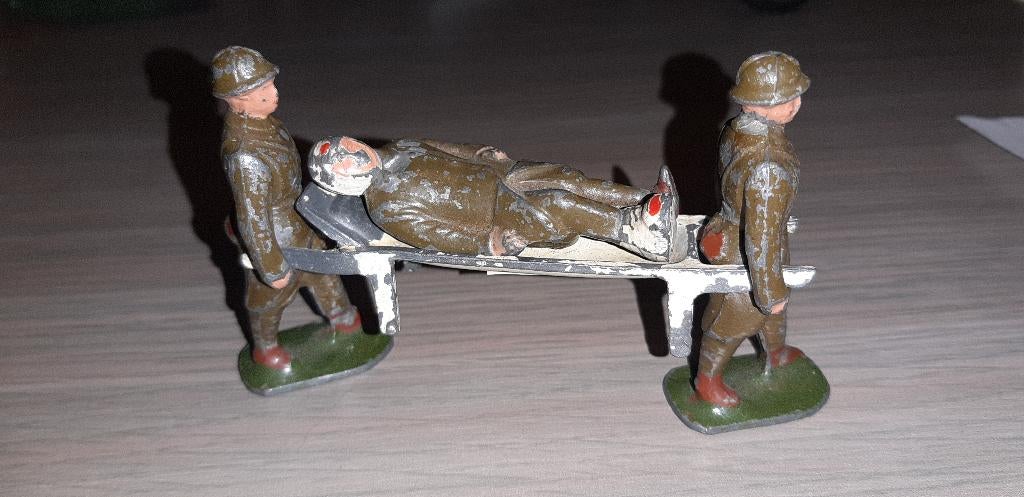 zeer oud speelgoed , oorlog soldaatjes brancard, Antiek en Kunst, Ophalen of Verzenden